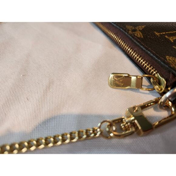 Louis Vuitton Pochette Accessoires Monogram Canvas Shoulder Bag LV Gold Strap - Picture 8 of 14